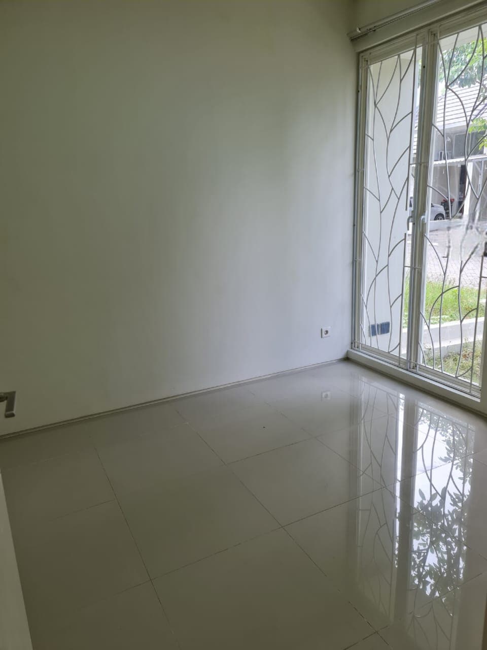 Disewakan Rumah Semi Furnish di Northwest Park